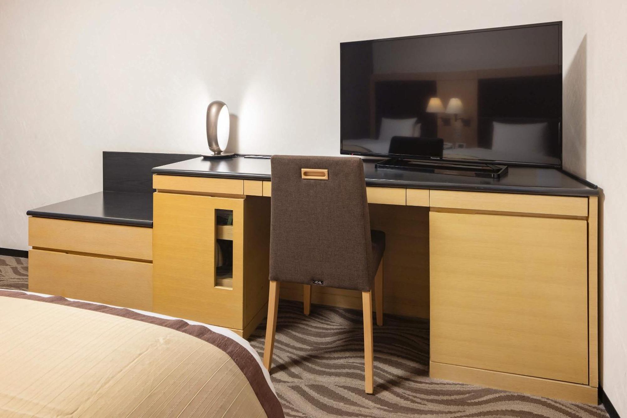 Hotel Metropolitan Такасаки Екстериор снимка